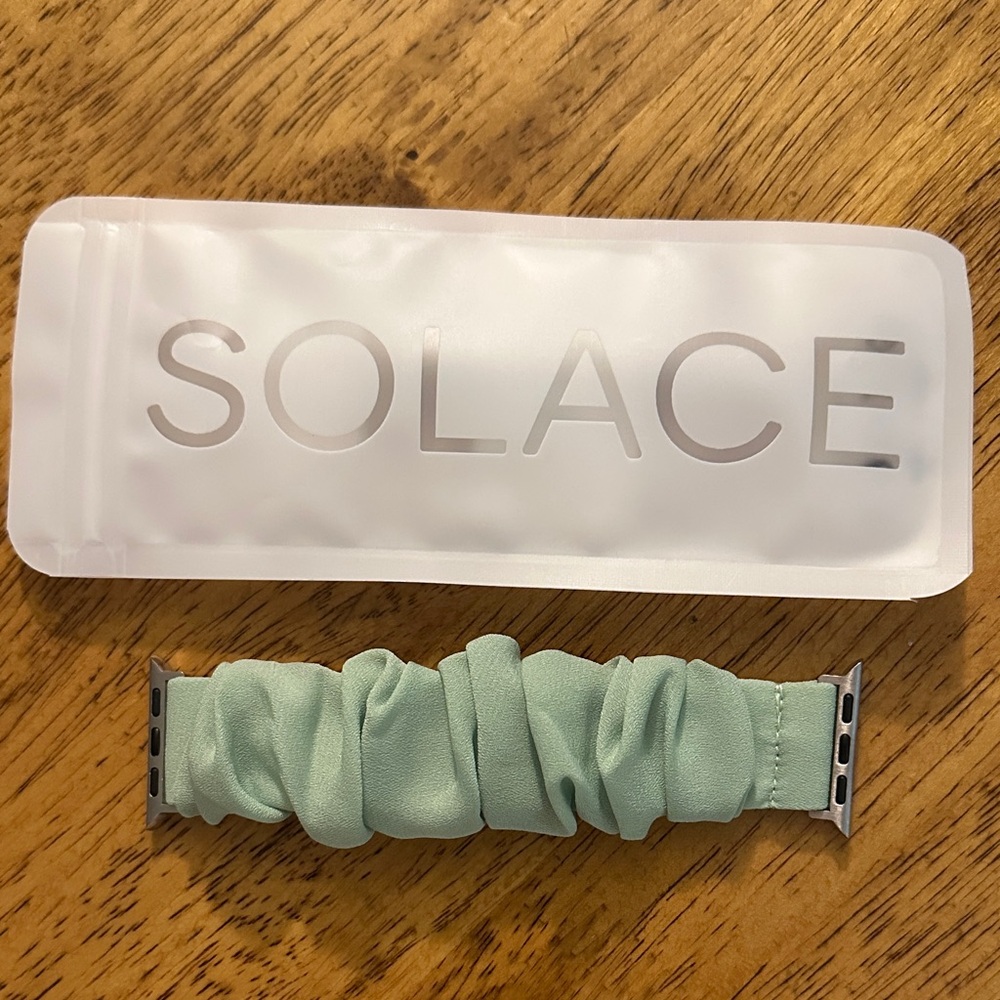 NWT SCRUNCHI LOOP Apple Watch band